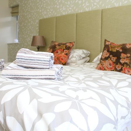 Laurels Guesthouse Witney Buitenkant foto