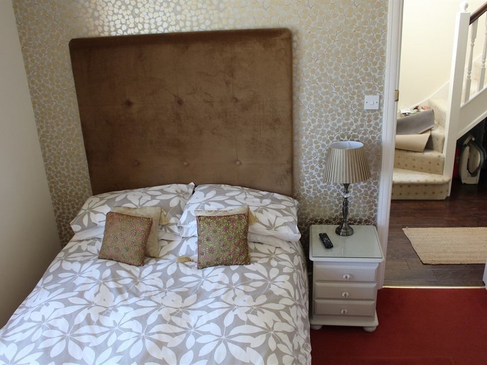 Laurels Guesthouse Witney Buitenkant foto